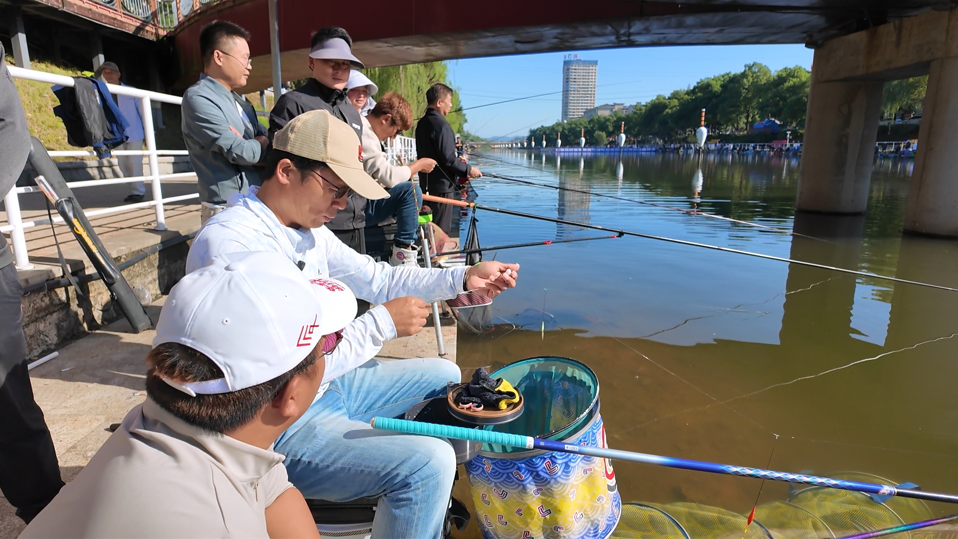 1006钓鱼1.jpg 1006钓鱼1.jpg