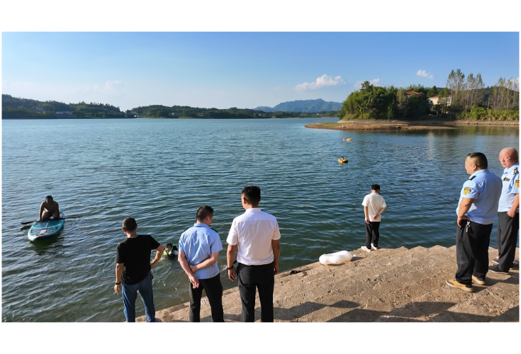 忠防镇：入户防溺广宣传 沿河巡查保安全