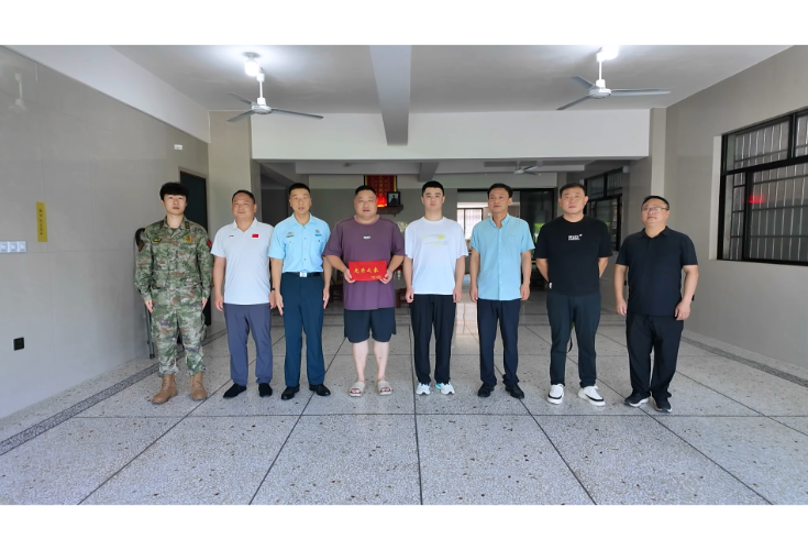 “光荣”送上门 我市8名学子圆梦军校   