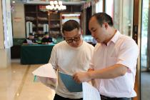 资兴市第十三次党代会代表今天陆续报到