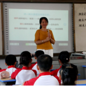 “曹妈妈”“好师父”，这两个称呼都是她