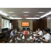 杨理诚与慧华公司负责人座谈交流合作事宜 