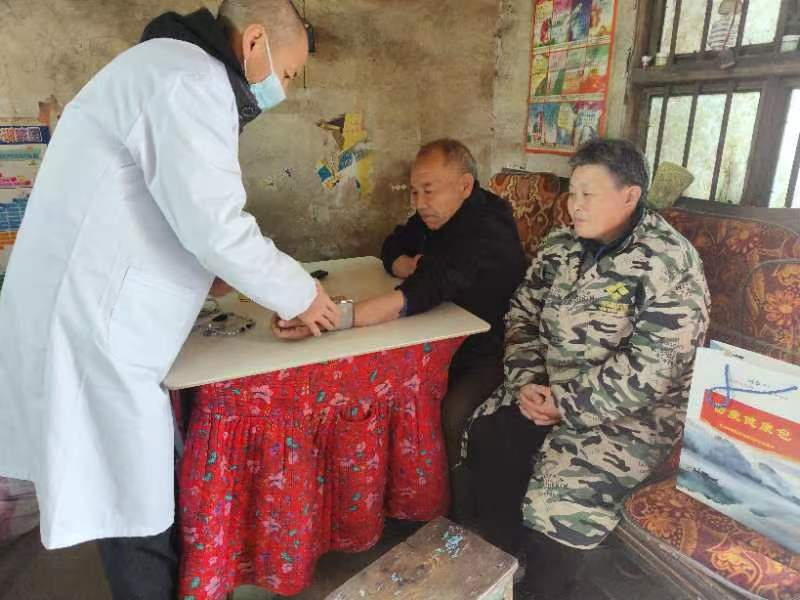 资兴市家庭医生服务群众“四个到家”