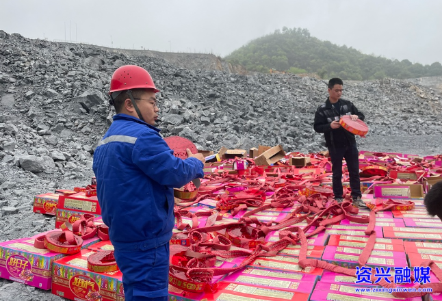 我市集中销毁一批非法烟花爆竹