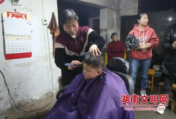 第九届省道德模范公布！资兴何巧仁入选！