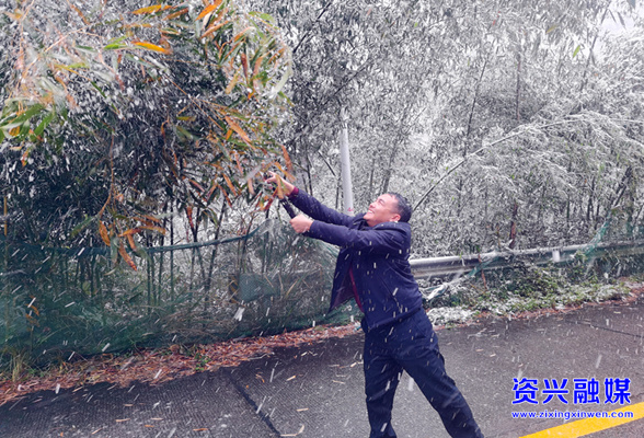 迎战低温雨雪冰冻天气 ▏“下雪了，大家要注意安全，严禁超载超速。”