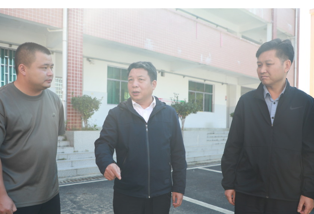 陈占华到州门司镇督导安全饮水和灾后恢复重建工作