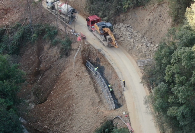 聚焦灾后重建 | 中国安能集团：全力推进灾损道路修复加固 确保安全通畅