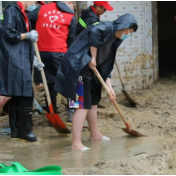 直击灾后重建｜北京小伙裴杰：跨越1700余公里 年休改道赴资兴救灾