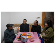 市领导节前开展走访慰问活动