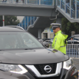 资兴交警：“警”然有序 护航平安上学路