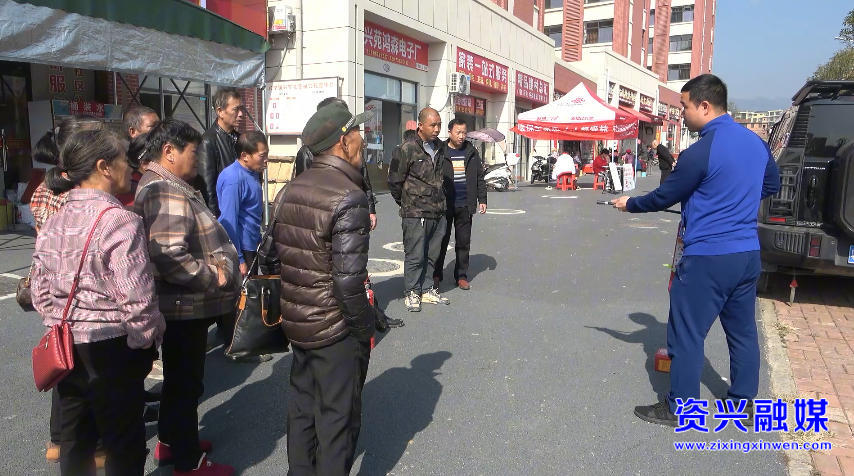 “火焰蓝”进社区  护邻里“平安家”