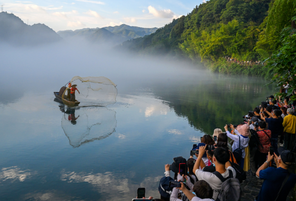 “马”上来资兴——在一湖碧水中，寻回生活的诗意