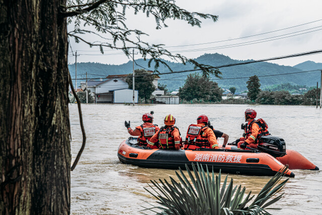 众志成城筑防线 风雨同舟护家园 ——湖南全力开展防汛抢险救援纪实