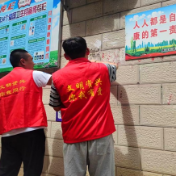 唐洞街道“红马甲”助力文明城市创建