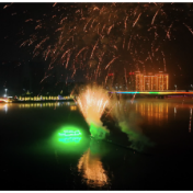 超级“黄金周”：东江湖畔焰火飞天祝福祖国