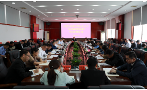 市委理论学习中心组（扩大）举行2024年第6次集体学习暨党纪学习教育读书班