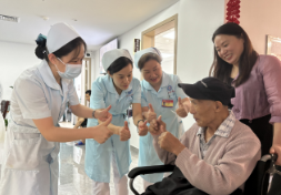512国际护士节：致敬“燕尾帽”  守护生命健康