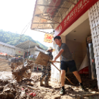 直击灾后重建 ▏新闻特写：哪里更需要我，我就去哪里 
