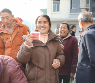 聚焦灾后重建 | 交房了！州门司集中安置点一期60户安置户领新房钥匙 
