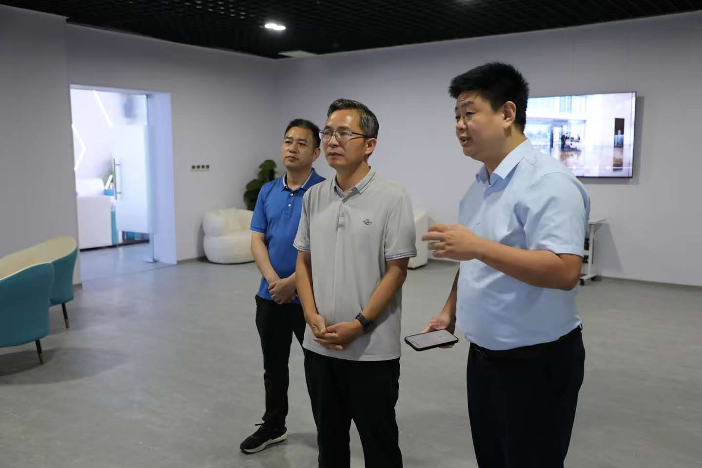 强化责任担当 打好招商引资主动仗