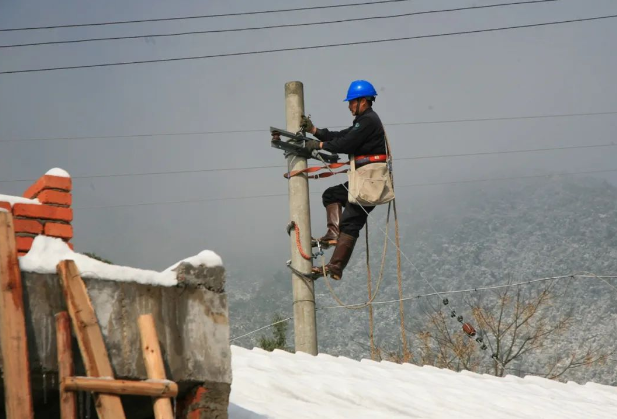 冰冻雨雪天抢修，安全提示请记牢！
