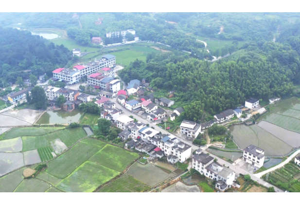 资兴市回龙山瑶族乡柏树村人居环境持续优化提升  