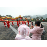 东江湖景区“龙狮”“腰鼓”闹新春