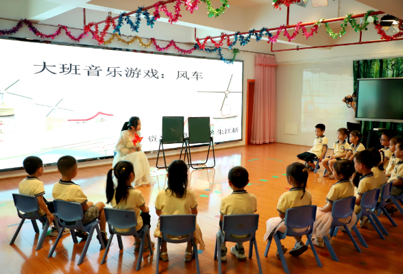 我市举行幼儿园教师音乐教学比武交流活动