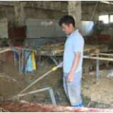直击灾后重建 | 曹志斌：危及时刻显身手 转移邻居20多人