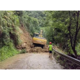 湖南资兴鏖战“格美” 公路人在行动