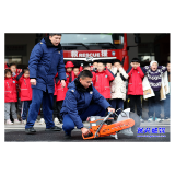 消防开放日：为学生安全“护航”
