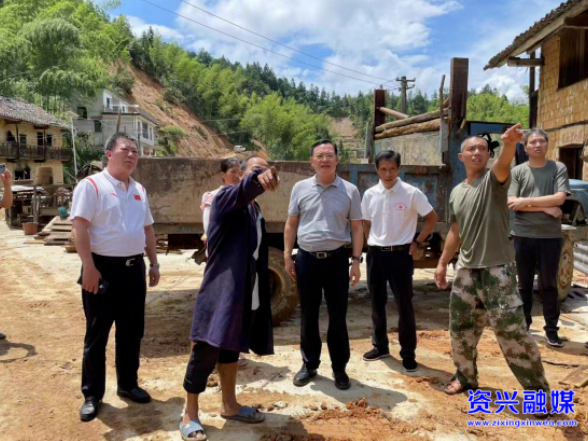 让党旗在烟坪大地高高飘扬  ——湖南省商务厅对口支援资兴市烟坪村纪实