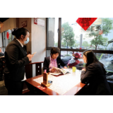 市委书记带头“下馆子” 促消费