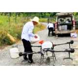 东江街道：开展无人机防治松褐天牛作业