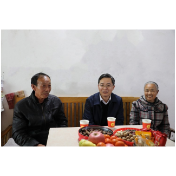 杨理诚走访慰问结对帮扶脱贫户