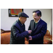 杨理诚看望慰问部分离退休老干、劳模、困难群众