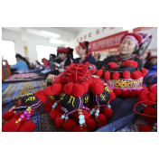 瑶族刺绣入课堂  50名实习“绣娘”上线