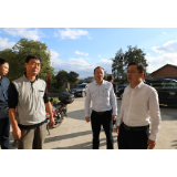 脱贫攻坚战：杨理诚到十龙潭村调研脱贫攻坚工作