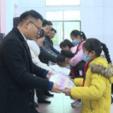 爱心企业到资兴开展助学捐赠活动