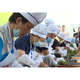 资兴：炒茶能手秀手上“功夫”