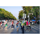 资兴：交警“护学岗”撑起“平安伞”