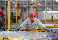 资兴：送服务送政策助力企业“加速跑”