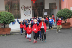 市三完小开展防震应急疏散演练活动