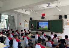 “安全教育”主题法治课走进市二完小 