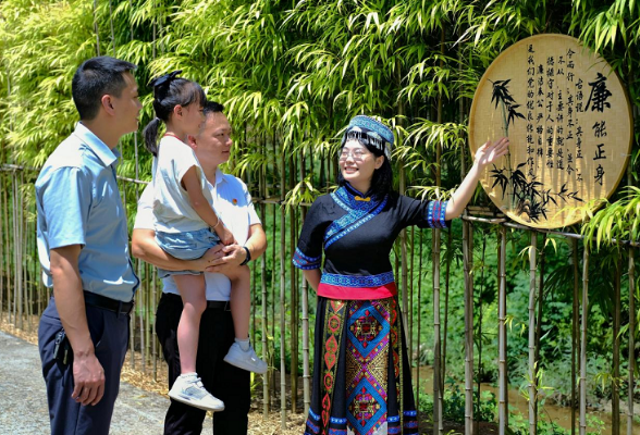 八面山瑶族乡开展“家庭助廉 团团 圆圆”活动