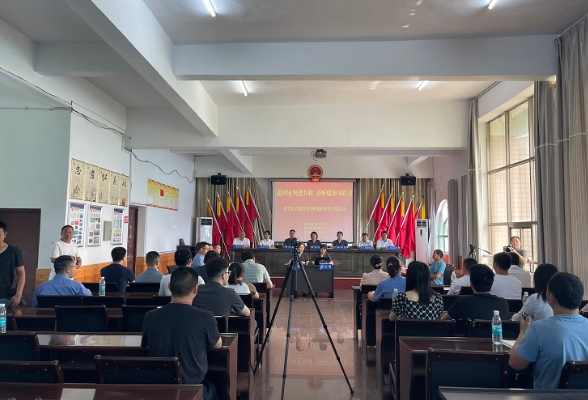 青联委员走进“巡回法庭”旁听