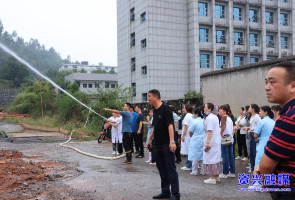 市第一人民医院开展消防实操演练
