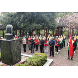 我们的节日·清明丨我市文化志愿者开展缅怀白薇活动