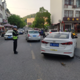 资兴交警“五一”坚守保畅通平安